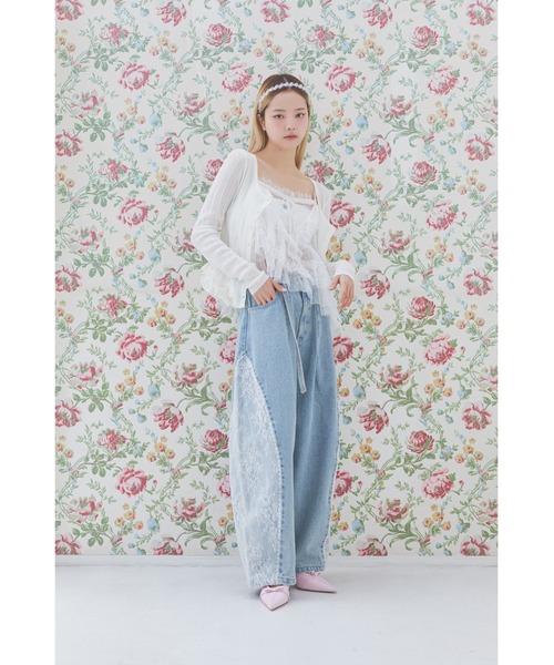 FURFUR(ファーファー)の「レースドッキングカーブデニムパンツ(デニムパンツ・レディース・ベージュ/ブラック/サックスブルー・0/1)」の4枚目の写真