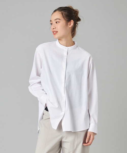 Chacott(チャコット)の「EasyCare+ノーカラーシャツ(カバーオール・レディース・ホワイト/ライトグレー/ライラック・M)」の1枚目の写真