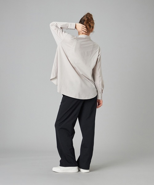 Chacott(チャコット)の「EasyCare+ノーカラーシャツ(カバーオール・レディース・ホワイト/ライトグレー/ライラック・M)」の15枚目の写真