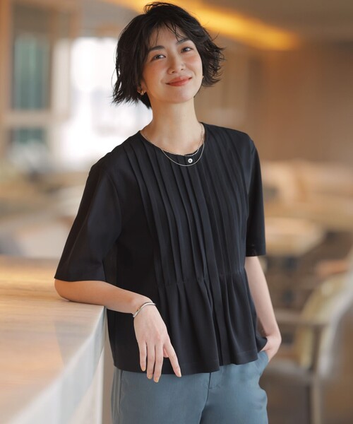 J.PRESS(ジェイプレス)の「シアードライトリコット フレアタック カットソー(Tシャツ/カットソー・レディース・ブラウン系/ネイビー系/ライトグレー系/ライトグリーン系・LARGE/MEDIUM)」の4枚目の写真