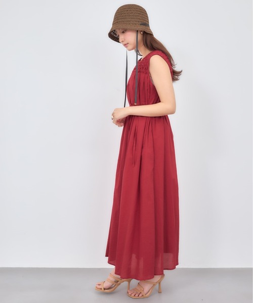 COHINA(コヒナ)の「【Made in India】スモッキングデザインワンピース 【低身長・小柄女性】(ワンピース・レディース・ホワイト/ブラック/レッド・SHORT/REGULAR)」の13枚目の写真
