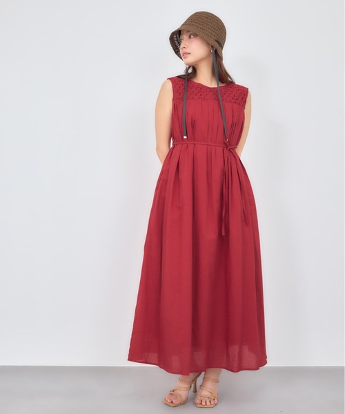 COHINA(コヒナ)の「【Made in India】スモッキングデザインワンピース 【低身長・小柄女性】(ワンピース・レディース・ホワイト/ブラック/レッド・SHORT/REGULAR)」の12枚目の写真
