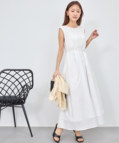 COHINA(コヒナ)の「【Made in India】スモッキングデザインワンピース 【低身長・小柄女性】(ワンピース・レディース・ホワイト/ブラック/レッド・SHORT/REGULAR)」の15枚目の写真