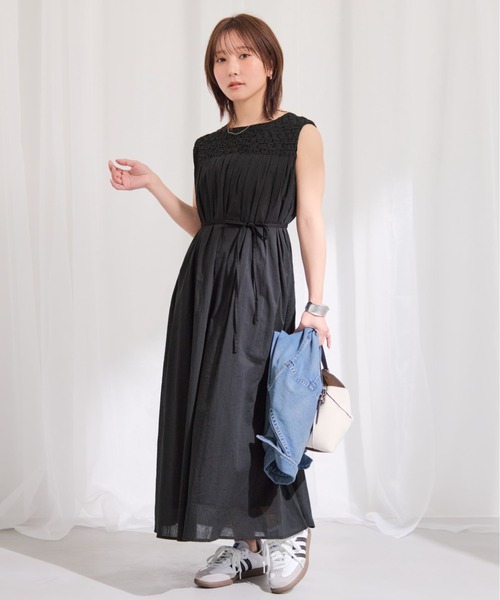 COHINA(コヒナ)の「【Made in India】スモッキングデザインワンピース 【低身長・小柄女性】(ワンピース・レディース・ホワイト/ブラック/レッド・SHORT/REGULAR)」の4枚目の写真