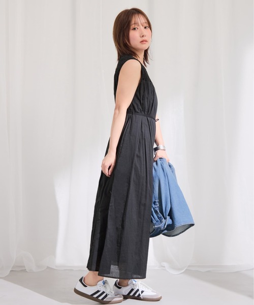 COHINA(コヒナ)の「【Made in India】スモッキングデザインワンピース 【低身長・小柄女性】(ワンピース・レディース・ホワイト/ブラック/レッド・SHORT/REGULAR)」の5枚目の写真