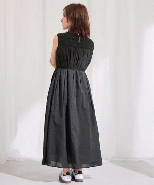 COHINA(コヒナ)の「【Made in India】スモッキングデザインワンピース 【低身長・小柄女性】(ワンピース・レディース・ホワイト/ブラック/レッド・SHORT/REGULAR)」の6枚目の写真
