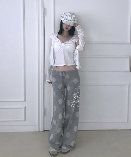 THEAIRTOWN(ジエアタウン)の「pearl ribbon top(Tシャツ/カットソー・レディース・ベージュ/ホワイト/ピンク/ブラック・FREE)」の7枚目の写真