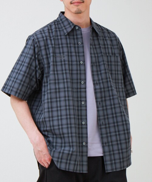 GLOSTER(グロスター)の「GOODNESS刺繍 オンブレー ショートスリーブシャツ(シャツ/ブラウス・メンズ・ブラック系その他/ブルー系その他・L/M/S)」の1枚目の写真