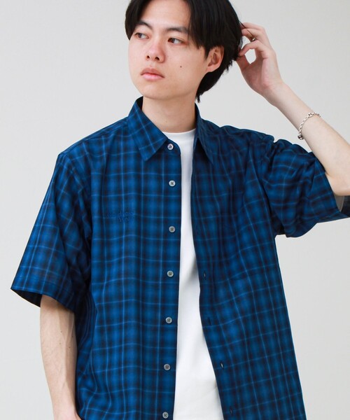 GLOSTER(グロスター)の「GOODNESS刺繍 オンブレー ショートスリーブシャツ(シャツ/ブラウス・メンズ・ブラック系その他/ブルー系その他・L/M/S)」の2枚目の写真