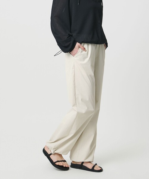 MARW UNITED ARROWS（マルゥ ユナイテッドアローズ）の「＜MARW UNITED ARROWS＞ストレート イージーパンツ 撥水（その他パンツ・レディース・ベージュ/ナチュラル/ブラック・36/38）」の5枚目の写真