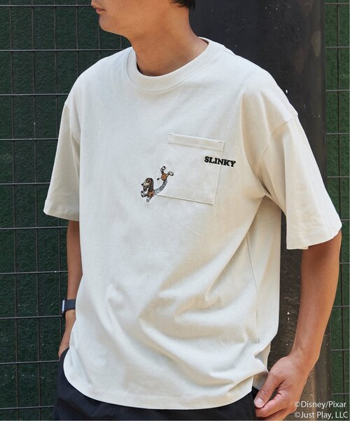 VENCEEXCHANGE(ヴァンスエクスチェンジ)の「『トイ・ストーリー』デザイン マタギ刺繍ポケットTシャツ(Tシャツ/カットソー・メンズ・ブラック/アイボリー・M/L)」の5枚目の写真