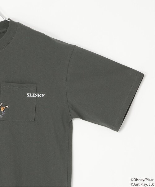 VENCEEXCHANGE(ヴァンスエクスチェンジ)の「『トイ・ストーリー』デザイン マタギ刺繍ポケットTシャツ(Tシャツ/カットソー・メンズ・ブラック/アイボリー・M/L)」の18枚目の写真