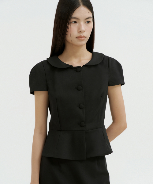 LUCIR ZU(ルシールズ)の「Round Collar Flare Jacket (black)(テーラードジャケット・レディース・その他・SMALL/MEDIUM)」の1枚目の写真