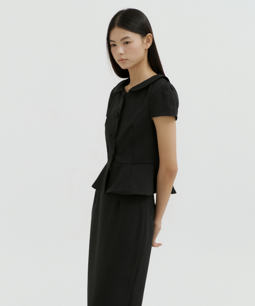 LUCIR ZU(ルシールズ)の「Round Collar Flare Jacket (black)(テーラードジャケット・レディース・その他・SMALL/MEDIUM)」の2枚目の写真