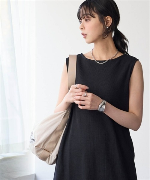 nissen(ニッセン)の「綿100%ドライタッチワッフルノースリーブロング丈ワンピース(UVカット・吸汗速乾)(ワンピース・レディース・ブラック/ライトカーキ/ナチュラル/チャコールグレー・LL/L/M/S/3L)」の16枚目の写真