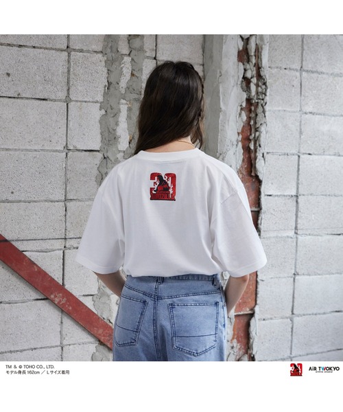 AIR TWOKYO(エアトゥーキョー)の「『ゴジラVSデストロイア』30周年 シーンイラストTシャツ 4(ゴジラJr.)(Tシャツ/カットソー・メンズ・ホワイト/ブラック・MEDIUM/XX-LARGE/X-LARGE/LARGE/SMALL)」の7枚目の写真
