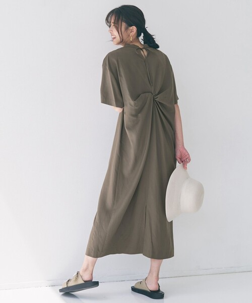 UNFILO（アンフィーロ）の「バックデザイン ワンピース（ワンピース・レディース・ブラック系/カーキ系・X-LARGE）」の2枚目の写真