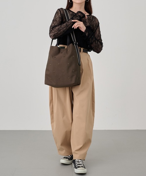 cache cache(カシュ カシュ)の「【cache cache】ドット刺繍ナイロン2wayトートバッグ(トートバッグ・レディース・ブラック/アイボリー/ベージュ/ライトグレー/ダークグレー/ブラウン・FREE)」の16枚目の写真