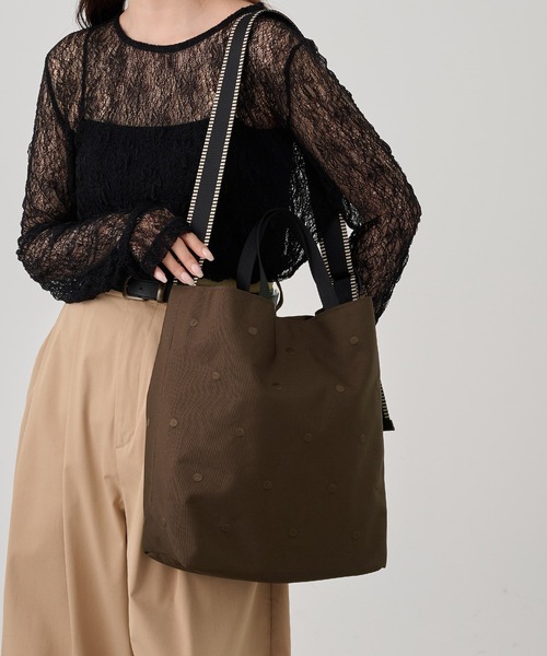 cache cache(カシュ カシュ)の「【cache cache】ドット刺繍ナイロン2wayトートバッグ(トートバッグ・レディース・ブラック/アイボリー/ベージュ/ライトグレー/ダークグレー/ブラウン・FREE)」の14枚目の写真