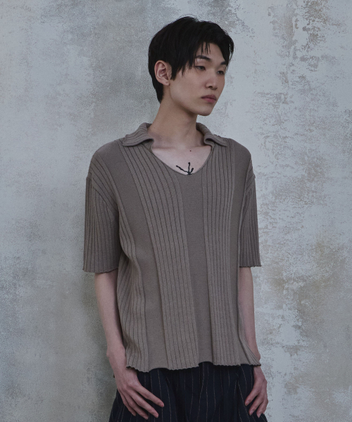 V‑neck жилет/кардиган Vネック — модель Mokabeju (эп.02)