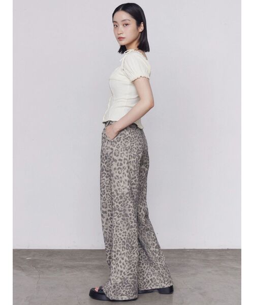 EMODA（エモダ）の「ルーズワイドツイルパンツ（その他パンツ・レディース・グレー/ベージュ/ピンク・SMALL/MEDIUM）」の10枚目の写真