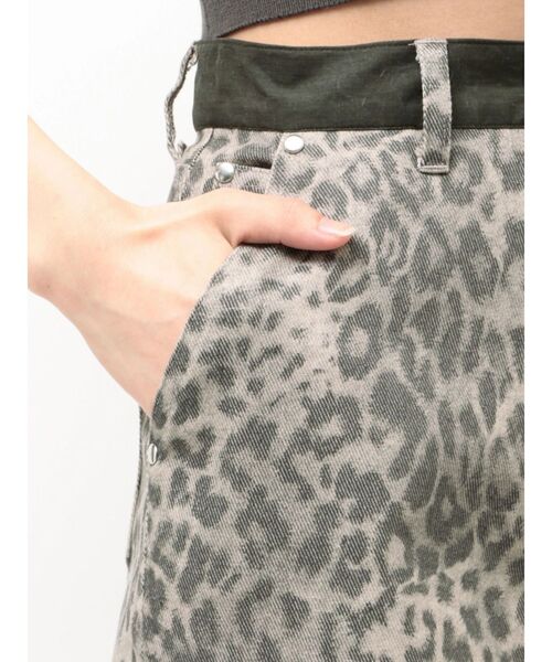 EMODA(エモダ)の「ルーズワイドツイルパンツ(その他パンツ・レディース・グレー/ベージュ/ピンク・SMALL/MEDIUM)」の4枚目の写真