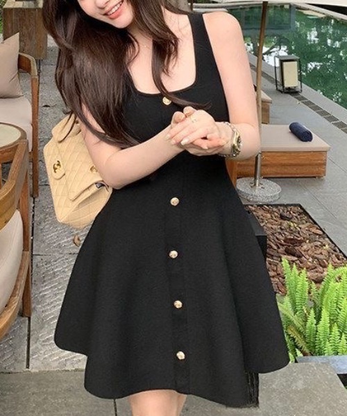 Alvia（アルビア）の「ニットキャミワンピース（ワンピース・レディース・ベージュ/ブラック・M）」の17枚目の写真