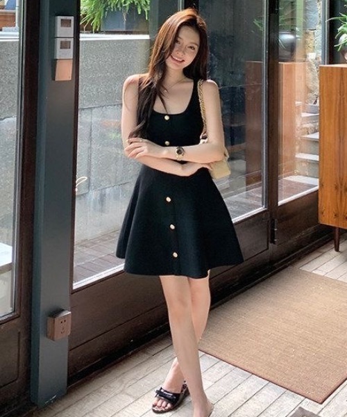 Alvia（アルビア）の「ニットキャミワンピース（ワンピース・レディース・ベージュ/ブラック・M）」の22枚目の写真