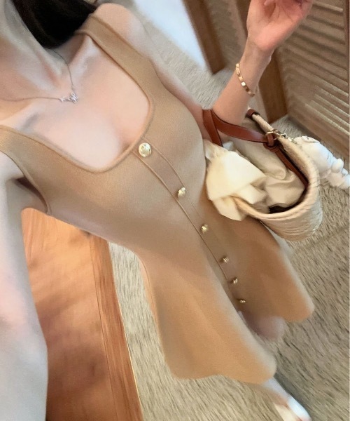 Alvia（アルビア）の「ニットキャミワンピース（ワンピース・レディース・ベージュ/ブラック・M）」の6枚目の写真