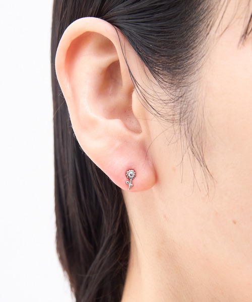 gargle(ガーグル)の「gargle ガーグル:STAINLESS ステンレスシリーズ リトルフラワー 花 ピアス(ピアス(両耳用)・レディース・ゴールド・FREE)」の2枚目の写真