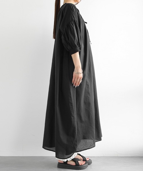 and it_(アンドイット)の「キャンブリック2way七分袖ギャザーワンピース(ワンピース・レディース・ブラック・M-L)」の14枚目の写真