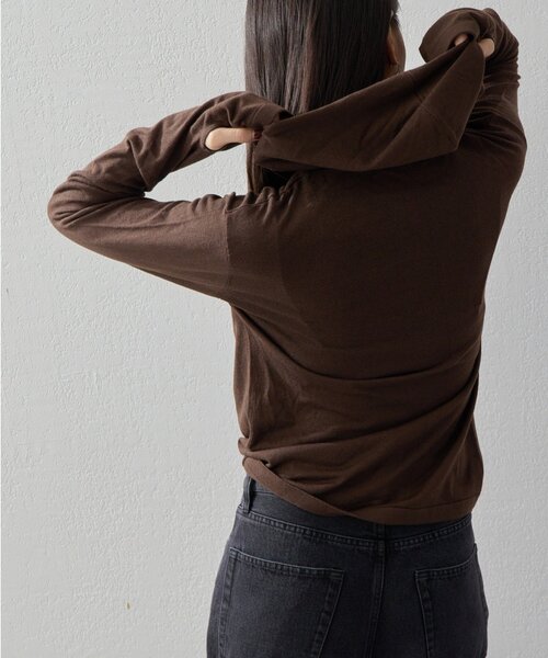 UNFORM（アンフォーム）の「【2026AW Debut】【UNFORM】カシミヤ混フーディボウタイニット（ニット/セーター・レディース・ブラック/チャコールグレー/ブラウン・FREE）」の3枚目の写真