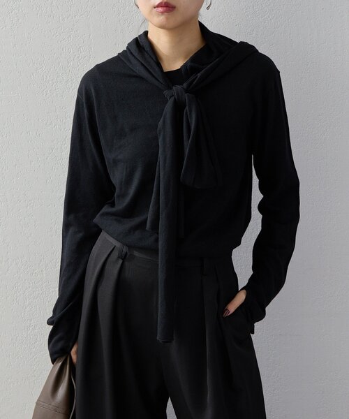 UNFORM（アンフォーム）の「【2026AW Debut】【UNFORM】カシミヤ混フーディボウタイニット（ニット/セーター・レディース・ブラック/チャコールグレー/ブラウン・FREE）」の2枚目の写真