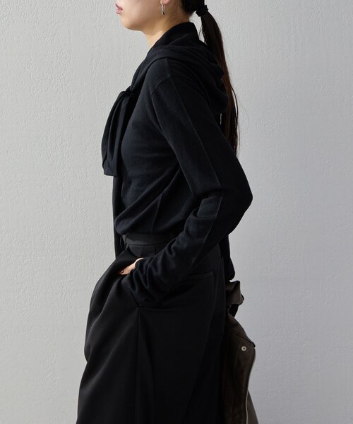 UNFORM（アンフォーム）の「【2026AW Debut】【UNFORM】カシミヤ混フーディボウタイニット（ニット/セーター・レディース・ブラック/チャコールグレー/ブラウン・FREE）」の18枚目の写真