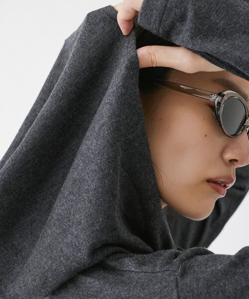 UNFORM(アンフォーム)の「【2026AW Debut】【UNFORM】カシミヤ混フーディボウタイニット(ニット/セーター・レディース・ブラック/チャコールグレー/ブラウン・FREE)」の15枚目の写真