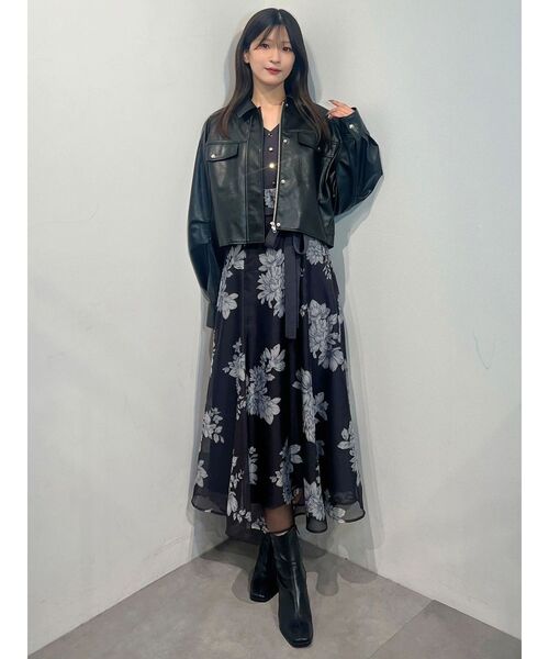 MERCURYDUO(マーキュリーデュオ)の「花柄パワショルニットドッキングワンピース(ワンピース・レディース・ベージュ/チャコールグレー・SMALL/MEDIUM)」の12枚目の写真