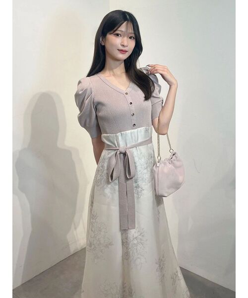 MERCURYDUO(マーキュリーデュオ)の「花柄パワショルニットドッキングワンピース(ワンピース・レディース・ベージュ/チャコールグレー・SMALL/MEDIUM)」の19枚目の写真