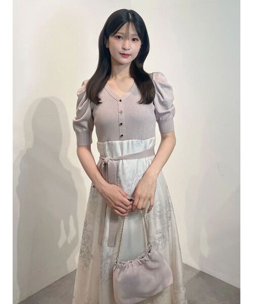 MERCURYDUO(マーキュリーデュオ)の「花柄パワショルニットドッキングワンピース(ワンピース・レディース・ベージュ/チャコールグレー・SMALL/MEDIUM)」の20枚目の写真