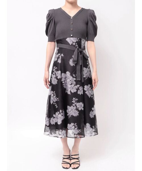 MERCURYDUO(マーキュリーデュオ)の「花柄パワショルニットドッキングワンピース(ワンピース・レディース・ベージュ/チャコールグレー・SMALL/MEDIUM)」の21枚目の写真