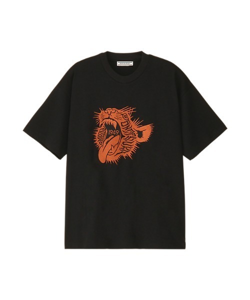 Onitsuka Tiger(オニツカタイガー)の「OVERSIZED GRAPHIC TEE / オーバーサイズグラフィックティー(Tシャツ/カットソー・レディース・ブラック/ホワイト系・S/XL/XS/L/M)」の1枚目の写真