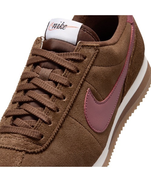 NIKE(ナイキ)の「NIKE Cortez(ナイキ コルテッツ)(スニーカー・レディース・ブラウン系/ホワイト系・23.5cm/24cm/24.5cm/25cm/23cm)」の17枚目の写真