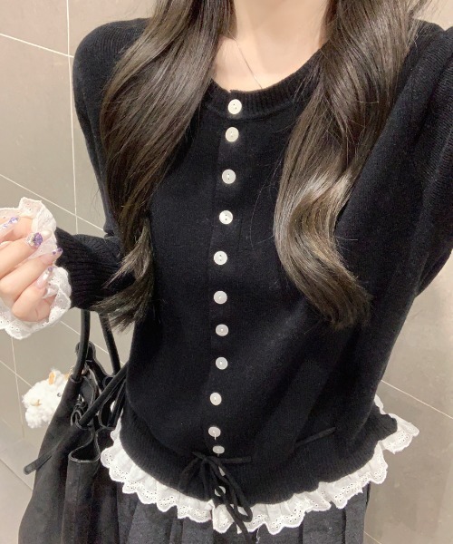 AMAJI(アマジ)の「レーストリム フェイクレイヤード ニットカーディガン(カーディガン/ボレロ・レディース・ベージュ/ブラック・FREE)」の4枚目の写真