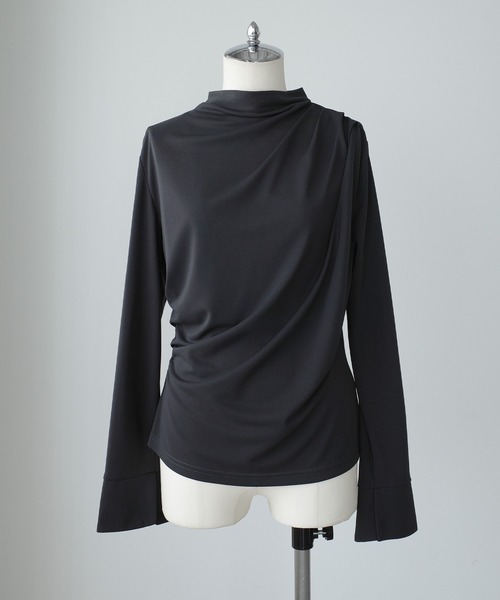 Louere(ルエレ)の「ハイネックドレープトップス(Tシャツ/カットソー・レディース・ブラック/チャコール/ダークベージュ・LARGE/X-LARGE/SMALL/MEDIUM)」の18枚目の写真