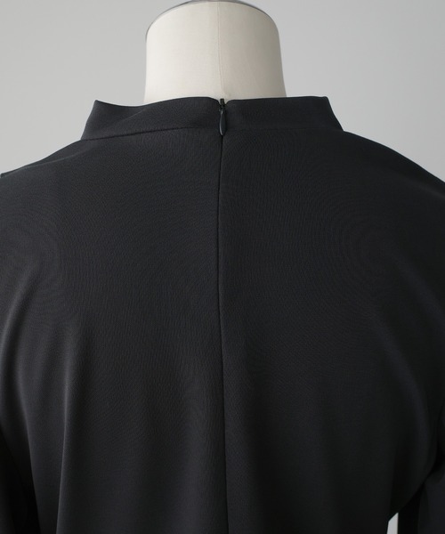 Louere(ルエレ)の「ハイネックドレープトップス(Tシャツ/カットソー・レディース・ブラック/チャコール/ダークベージュ・LARGE/X-LARGE/SMALL/MEDIUM)」の20枚目の写真