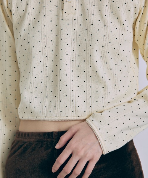 EN NEUME(エンノイム)の「Powder Dot Henley(Tシャツ/カットソー・レディース・ネイビー/イエロー/ブルー/オフホワイト・FREE)」の20枚目の写真