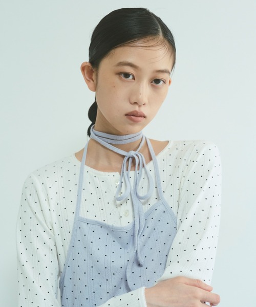 EN NEUME(エンノイム)の「Powder Dot Henley(Tシャツ/カットソー・レディース・ネイビー/イエロー/ブルー/オフホワイト・FREE)」の5枚目の写真