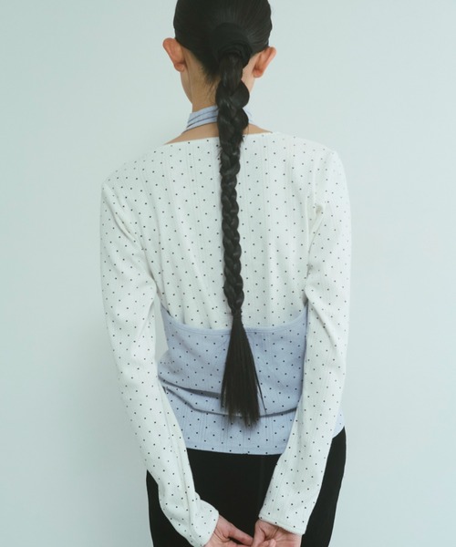 EN NEUME(エンノイム)の「Powder Dot Henley(Tシャツ/カットソー・レディース・ネイビー/イエロー/ブルー/オフホワイト・FREE)」の9枚目の写真