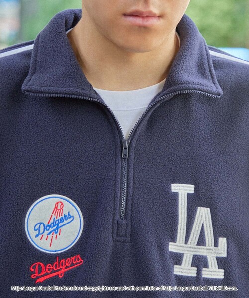 MLB(メジャーリーグベースボール)の「MLB/メジャーリーグベースボール 別注 ロゴ刺繍 マイクロフリース ドローコード ハーフジッププルオーバー(スウェット・メンズ・グレー/オフホワイト/ダークネイビー/ブラック/ダークブラウン/オリーブ・S/M/L)」の9枚目の写真