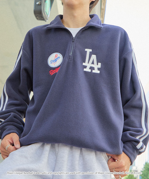 MLB(メジャーリーグベースボール)の「MLB/メジャーリーグベースボール 別注 ロゴ刺繍 マイクロフリース ドローコード ハーフジッププルオーバー(スウェット・メンズ・グレー/オフホワイト/ダークネイビー/ブラック/ダークブラウン/オリーブ・S/M/L)」の10枚目の写真