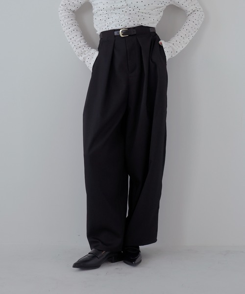 AMUU. PRECIEUSE(アムープレシューズ)の「【SETUP対応】ベルトループタックワイドスラックス(スラックス・レディース・ブラウン/チャコールグレー/ブラック・FREE)」の2枚目の写真